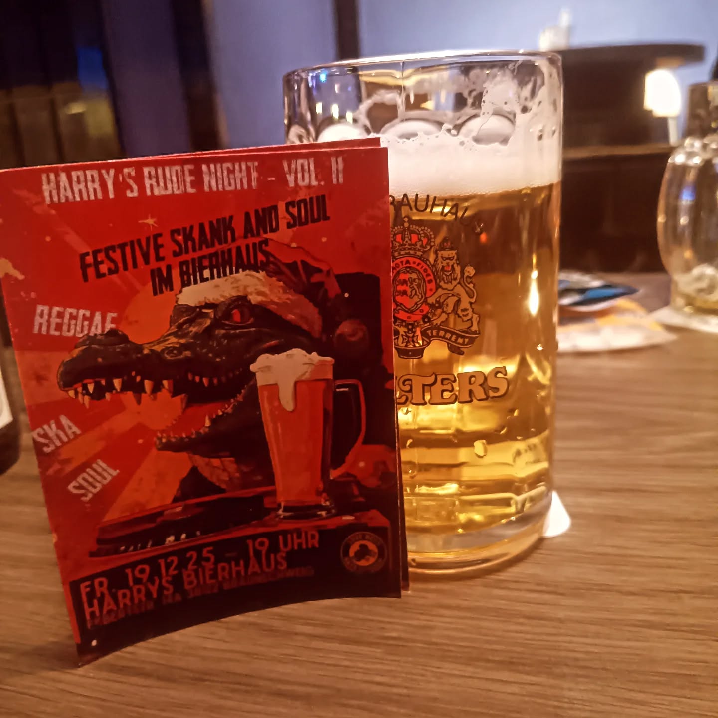 Harrys Rude Night Vol. II

Last Flight to Reggae-Town 2025! 
Am 19.12. wird es nochmal besinnlich beschwingt in Harrys Bierhaus. Ein prallgefüllter Sack Ska, Reggae and Soul und dazu Wolters vom Faß. So lässt sich Weihnachten einloiten! 

An den Plattentellern für euch: 
Das DJ-Dou infernale Offbeat 110 
Bumper M
King Louie III. 
Mr. Small
John Jones 
und Suffboy 69 mit seiner Braunschweig-Deput-Show

#ruderevolution #Braunschweig #harrysbierhaus #offbeat110 #bumperm #kinglouie #mrsmall #johnjones #suffboy69 #reggae #ska #Rocksteady #reggaeandwolters #lovebeerhatefascism #skinheadreggae #trojanreggae #harrysrudenight